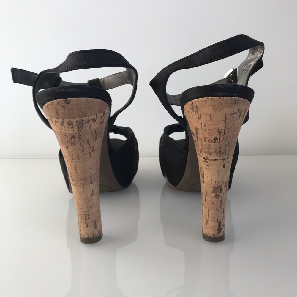 Heels - Picture 3 of 3